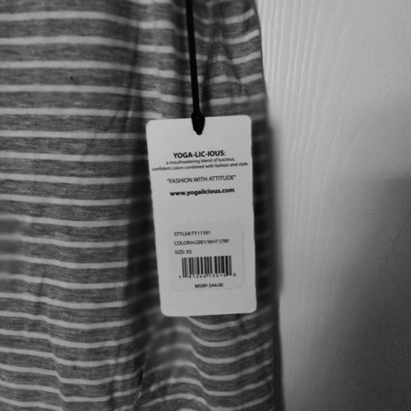 yoga-Lic-ious grey top size medium - Picture 4 of 4